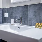 Yd Leone X Luxury 4 Bedroom *
